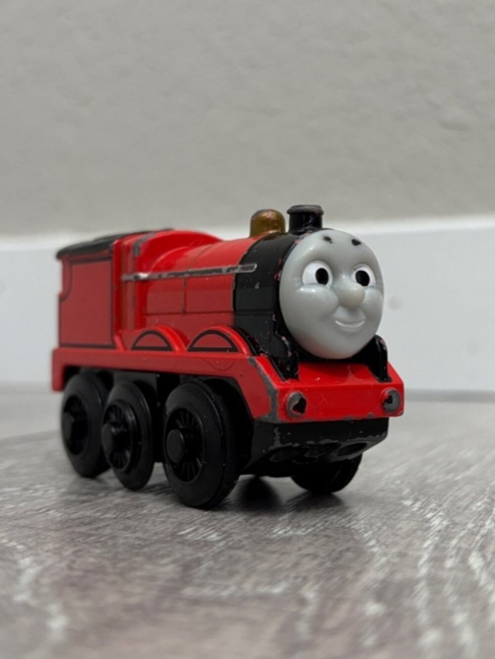 Motorized Magnet James
